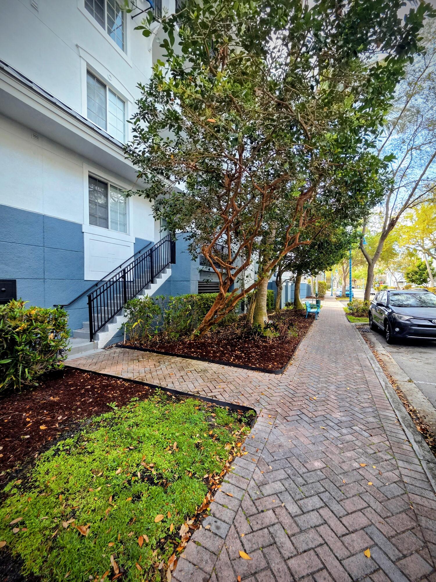 PINEAPPLE GROVE VILLAGE - Residential