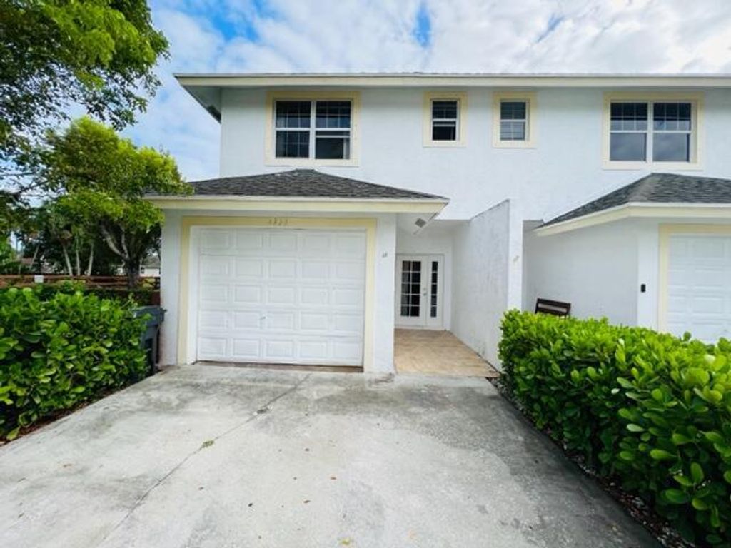 Photo of 1336 The 12th Fairway, Wellington, FL 33414 (MLS # R10930845)