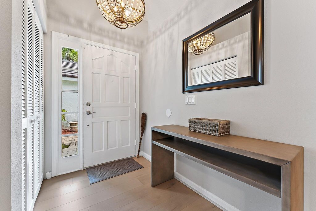 Photo of 6 Admirals Court, Palm Beach Gardens, FL 33418 (MLS # R10991327)