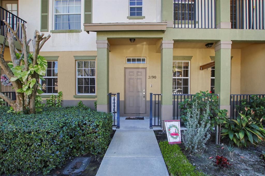 Photo of 2190 SE Fern Park Drive, Port Saint Lucie, FL 34952 (MLS # R10686220)