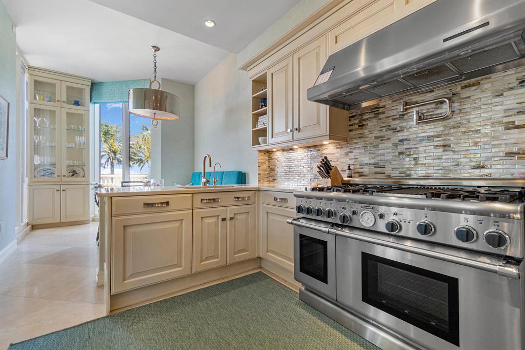 BELLARIA CONDO - Residential