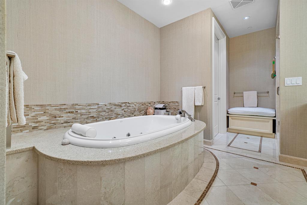 BELLARIA CONDO - Residential