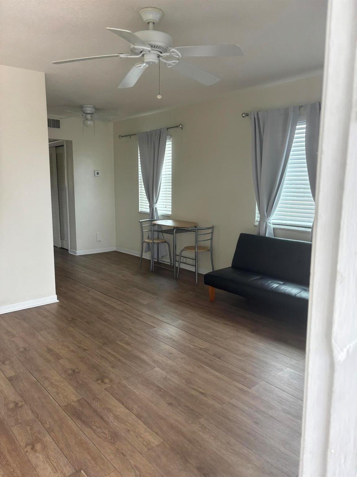 521 NE 45th Street 8