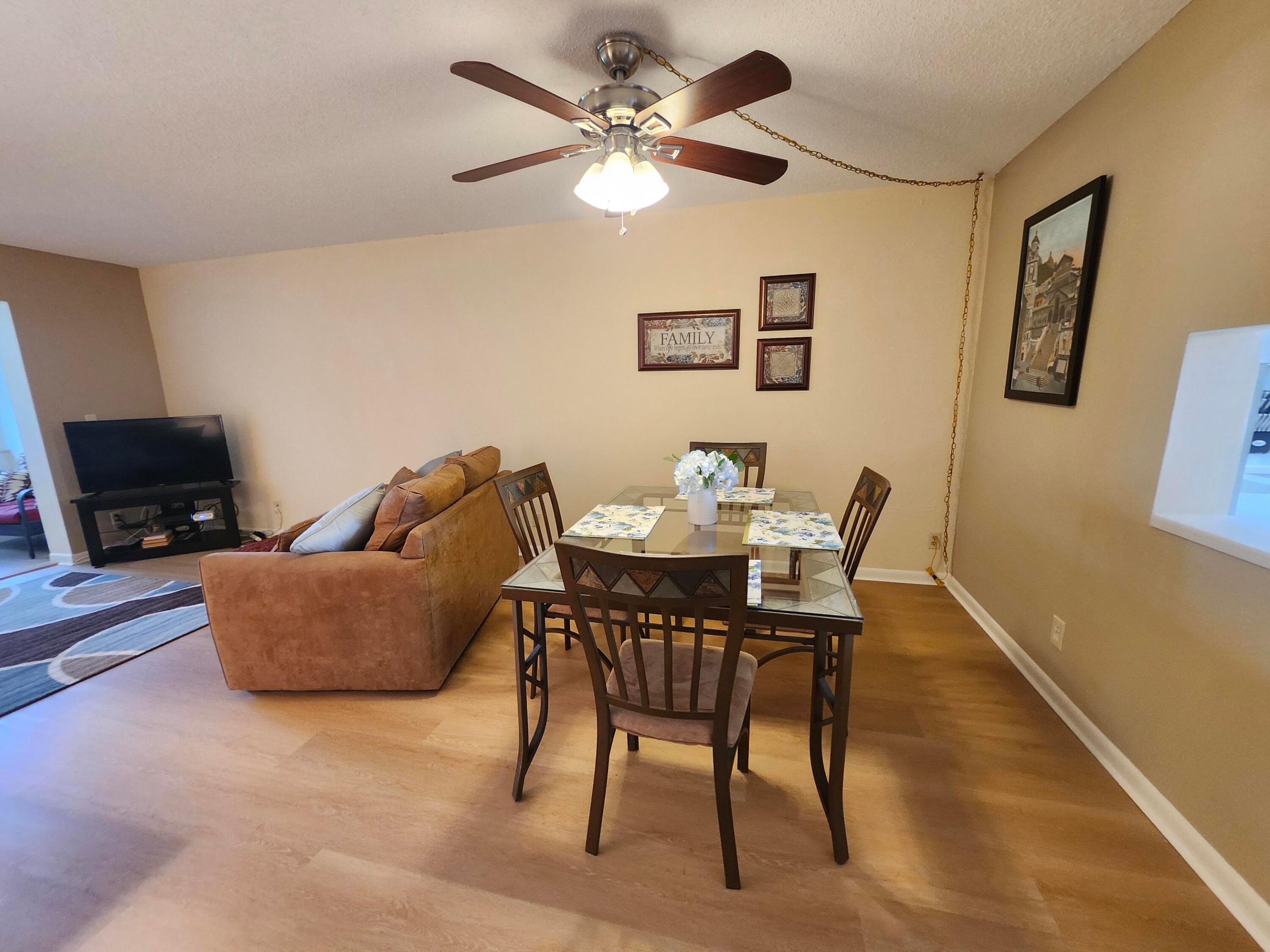 Village Royale Emerald Green - Residential