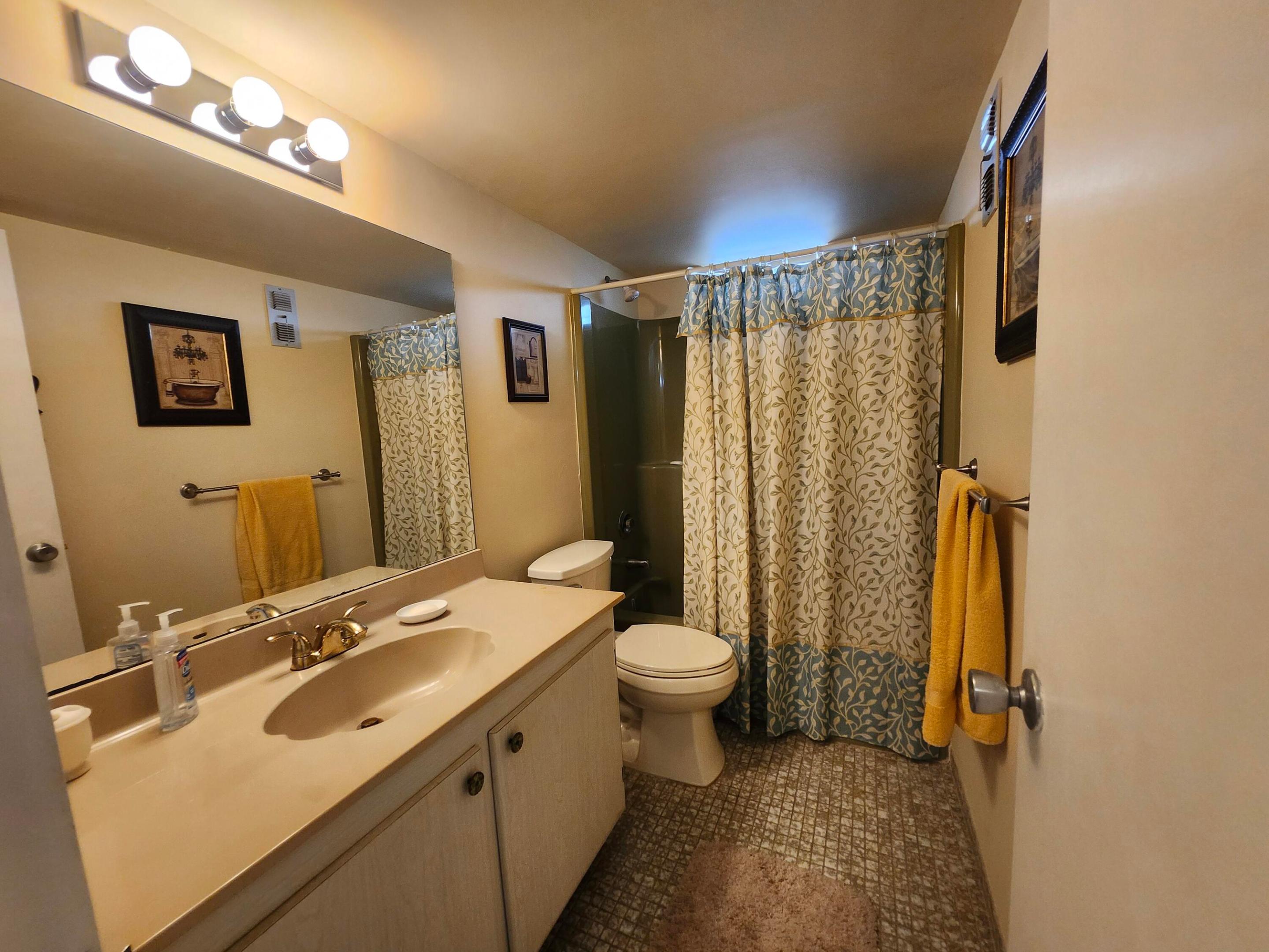 Village Royale Emerald Green - Residential