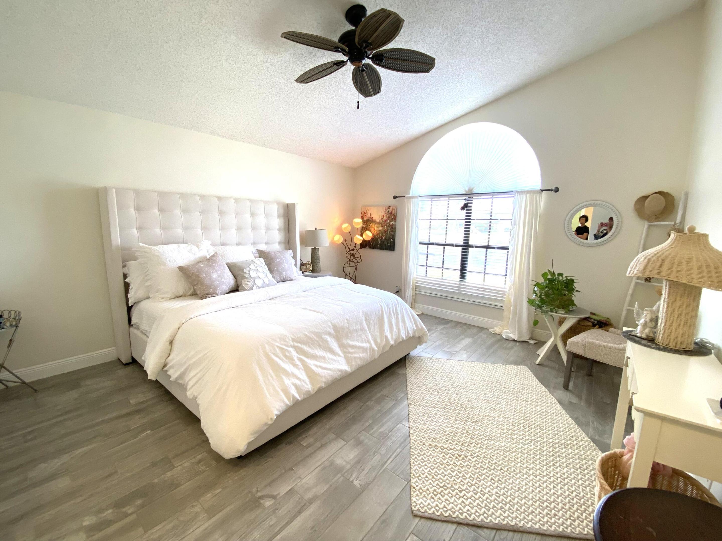 STARLIGHT COVE - Residential