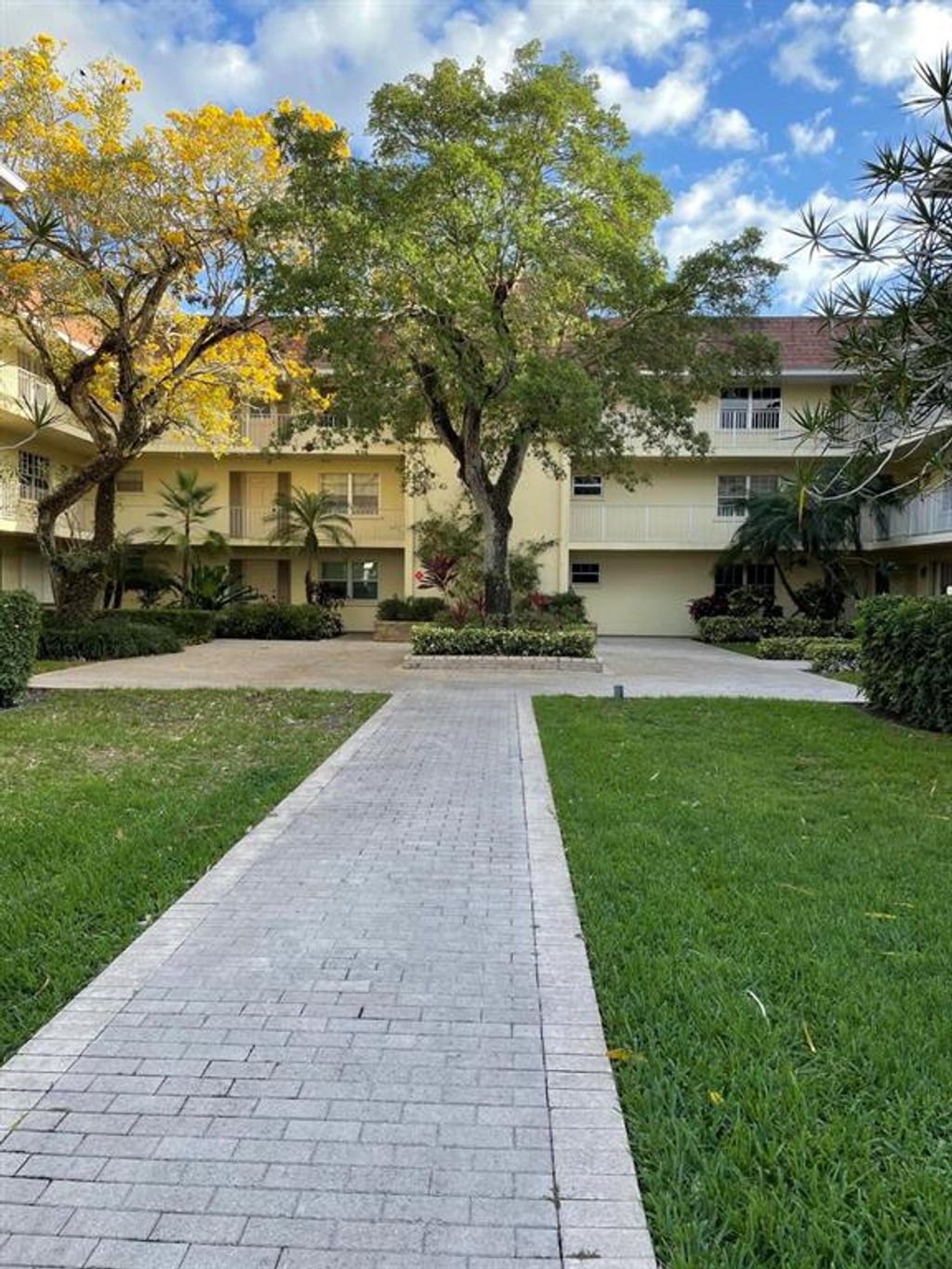Photo of 5510 Tamberlane Circle #144, Palm Beach Gardens, FL 33418 (MLS # R10698753)