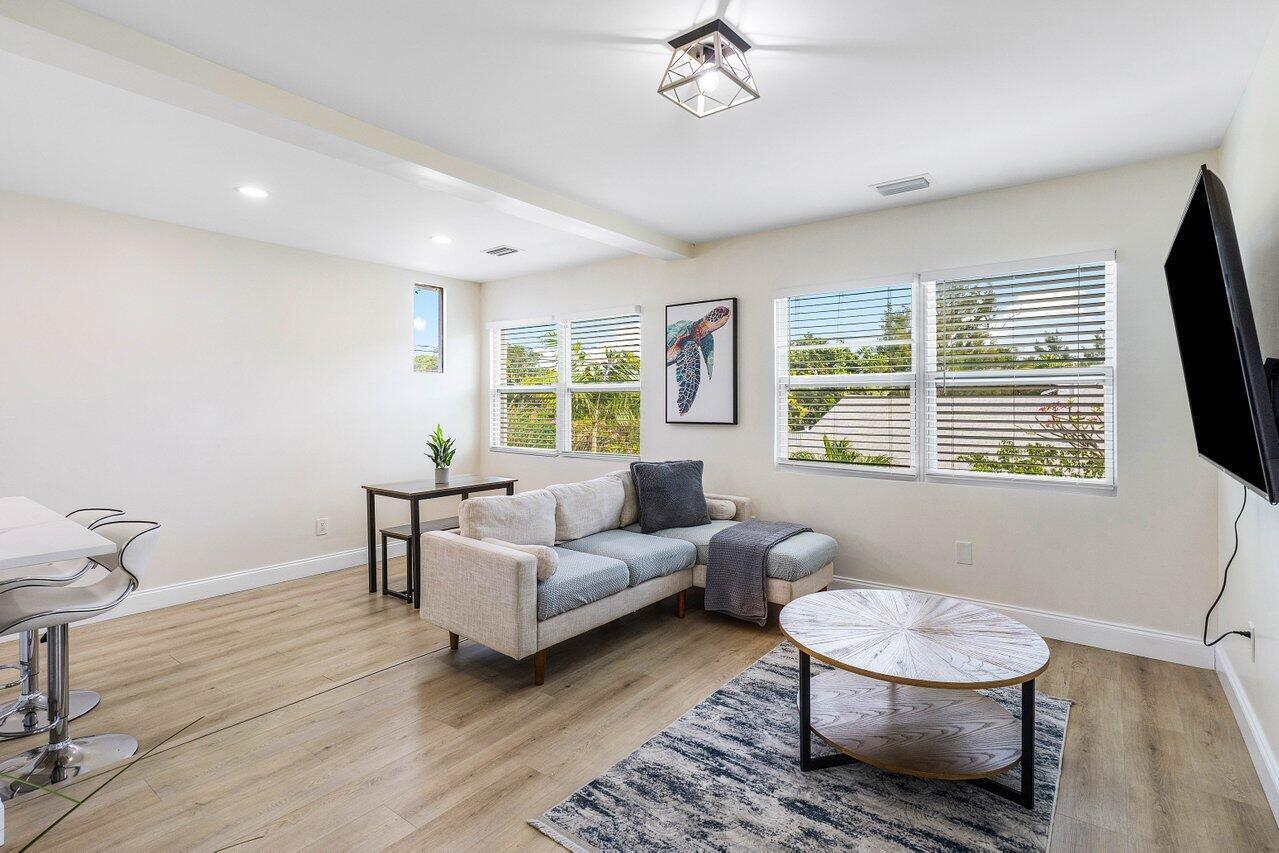 BASKIN ADD TO BRINY BREEZES - Residential