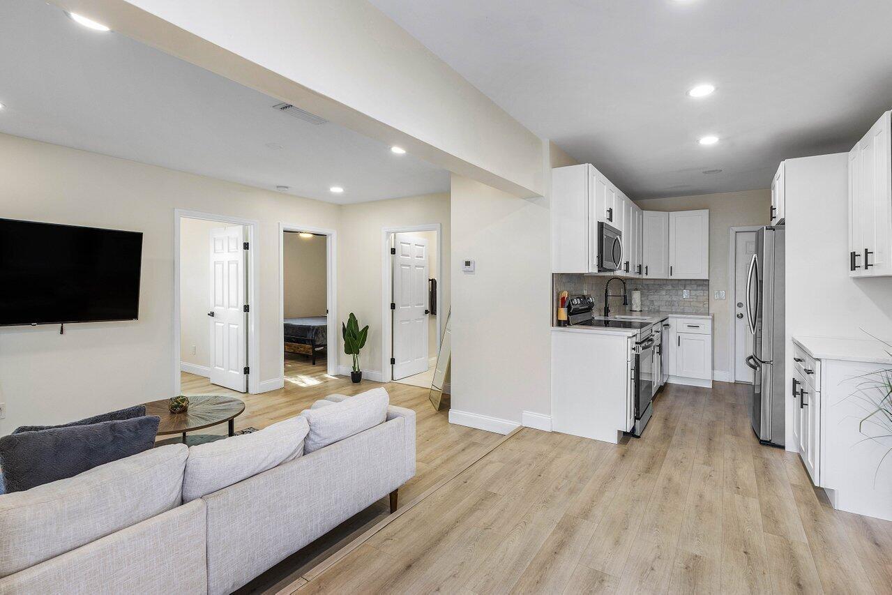 BASKIN ADD TO BRINY BREEZES - Residential