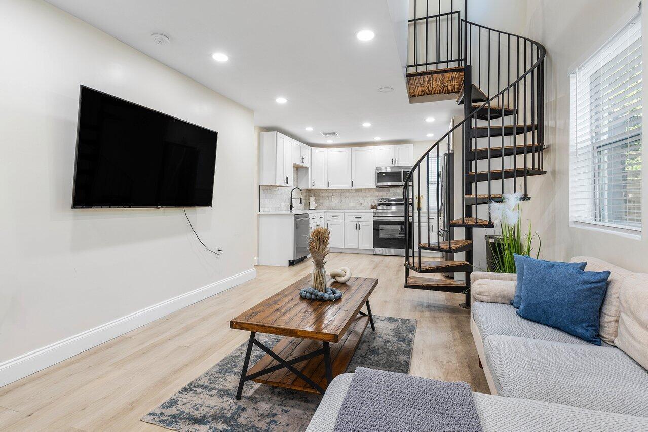 BASKIN ADD TO BRINY BREEZES - Residential