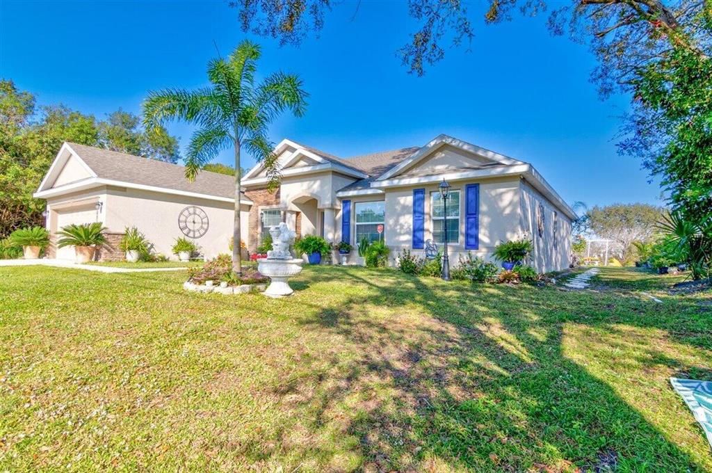 Photo of 469 SW North Quick Circle, Port St Lucie, FL 34953 (MLS # R10850298)