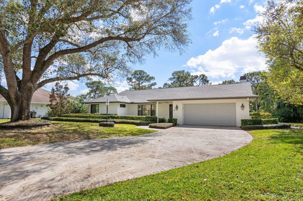 Photo of 19594 Trails End Terrace, Jupiter, FL 33458 (MLS # R10964017)