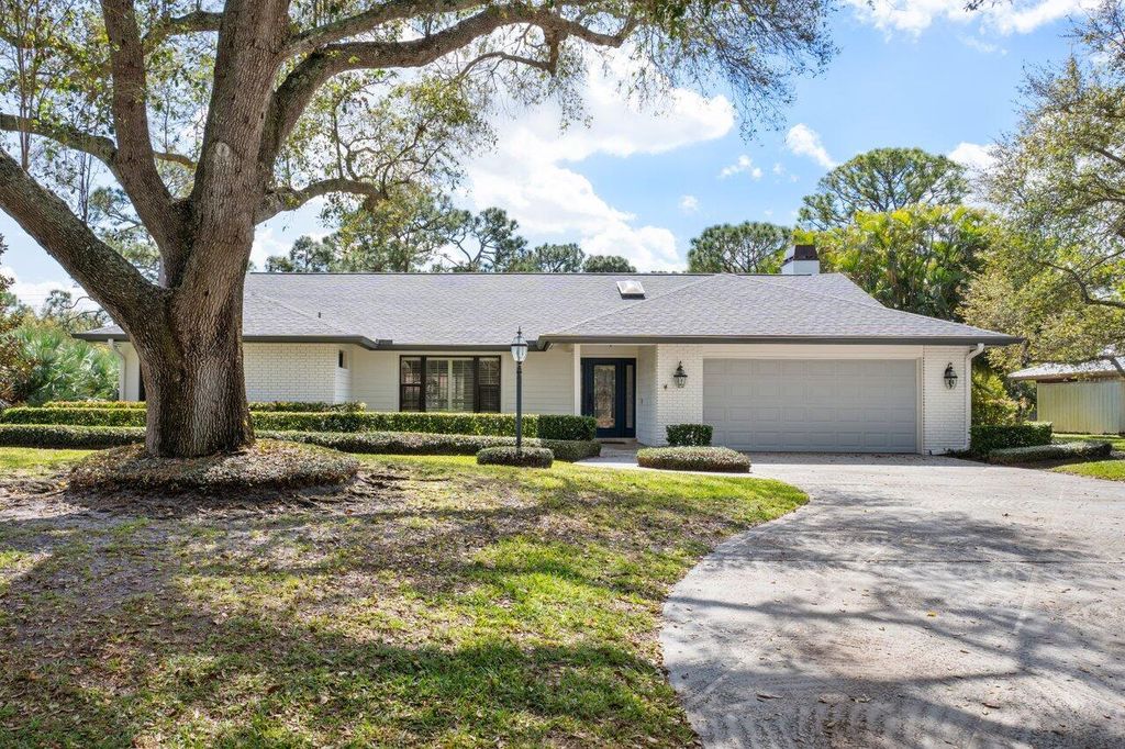 Photo of 19594 Trails End Terrace, Jupiter, FL 33458 (MLS # R10964017)