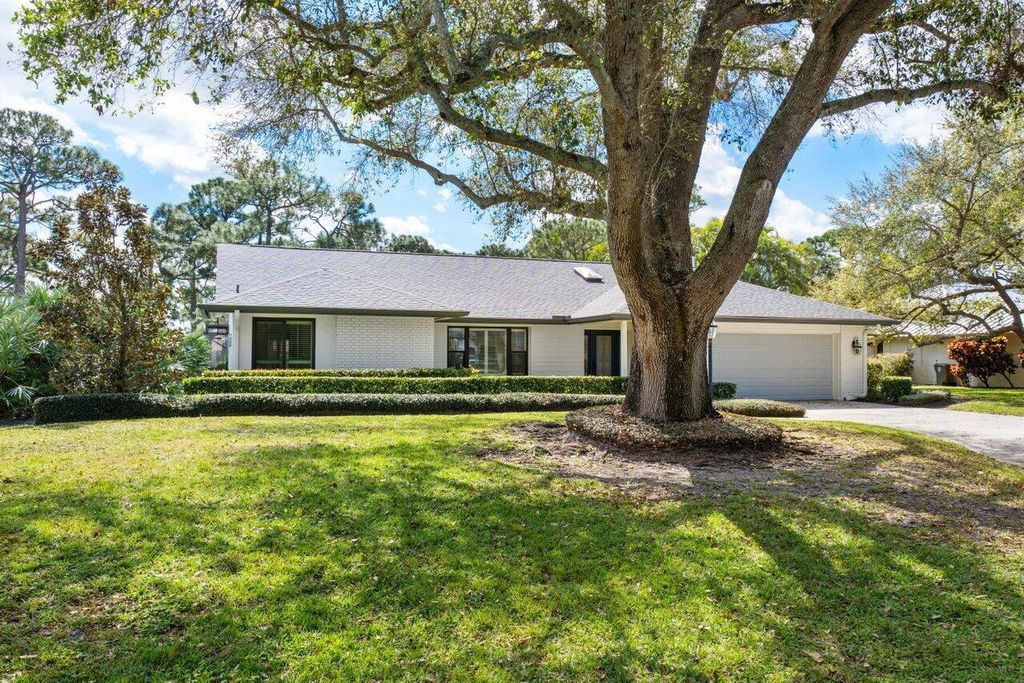 Photo of 19594 Trails End Terrace, Jupiter, FL 33458 (MLS # R10964017)