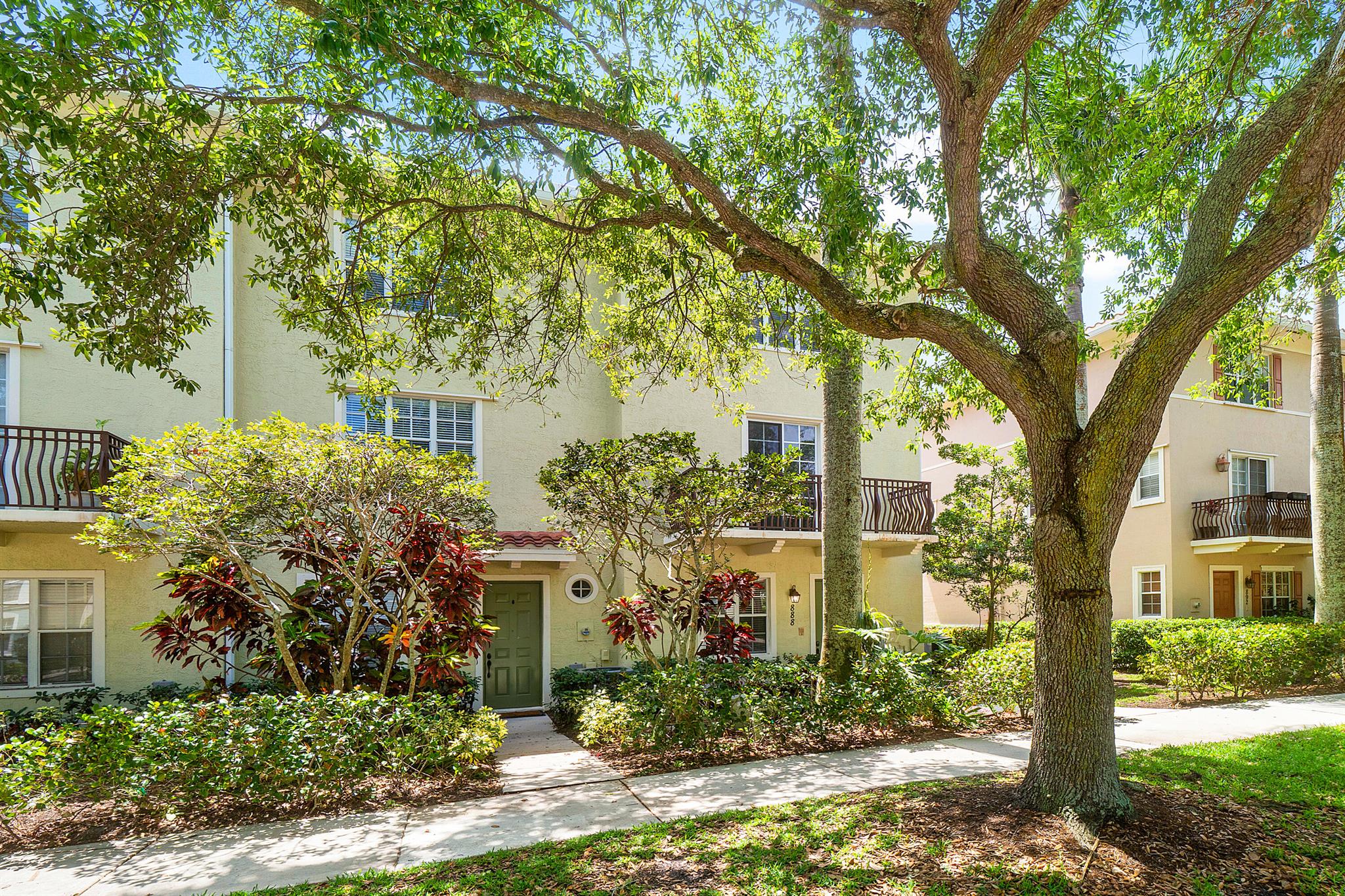 888 University Boulevard