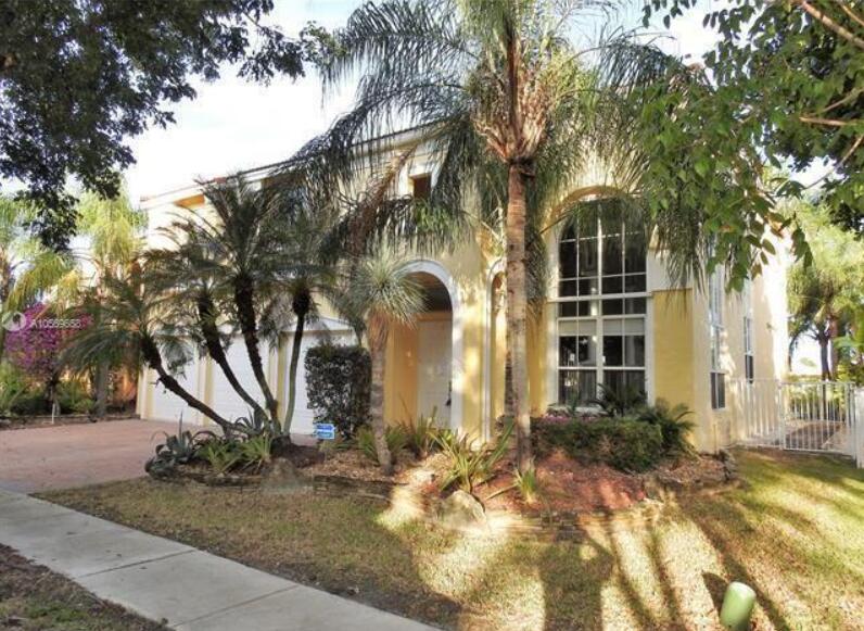 Photo of 833 SW 167TH Avenue, Pembroke Pines, FL 33027 (MLS # B26064298)