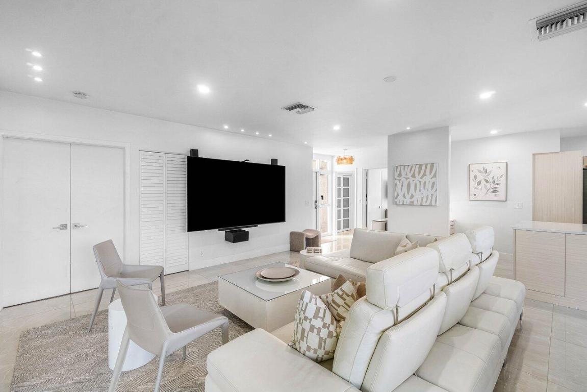 SABAL LAKE WEST OF BOCA WEST CONDO - Residential