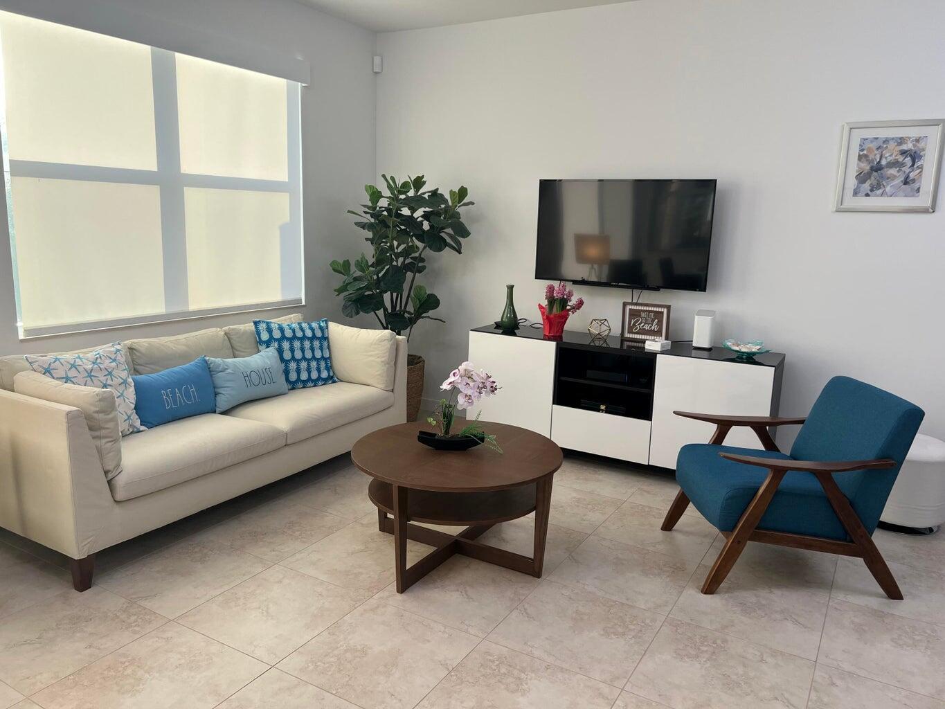 HERITAGE ENCLAVE - Residential Lease