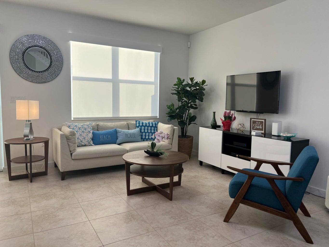 HERITAGE ENCLAVE - Residential Lease
