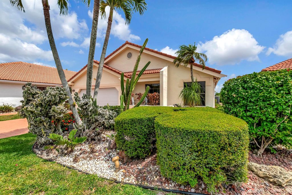 Photo of 10855 White Aspen Lane, Boca Raton, FL 33428 (MLS # R10977543)