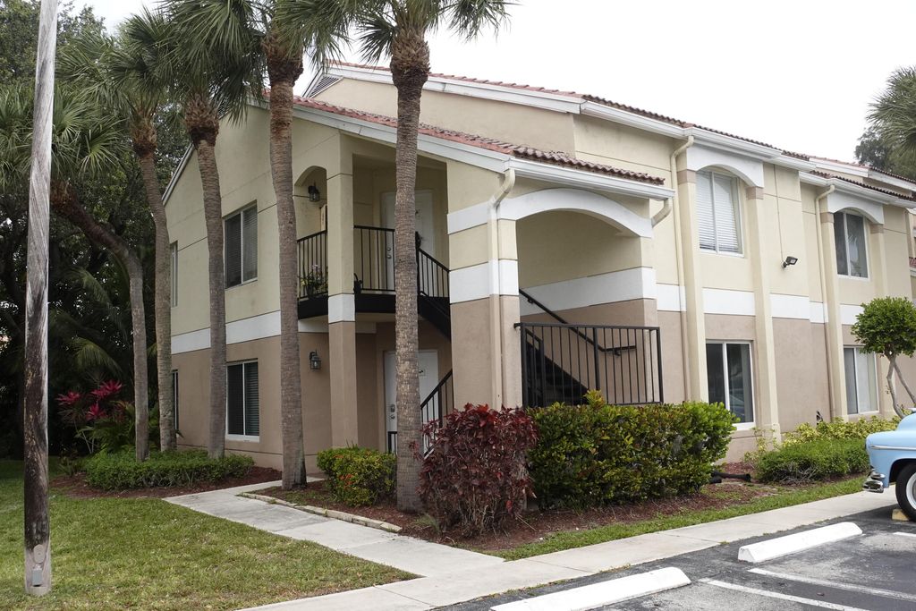 Photo of 815 W Boynton Beach Boulevard #15-101, Boynton Beach, FL 33426 (MLS # R10982500)