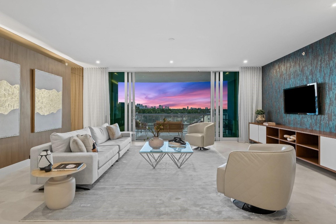 321 N Birch Road 502