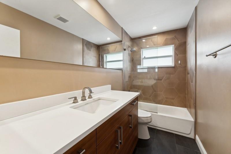 Little Harbor On The Hill - Residential Lease