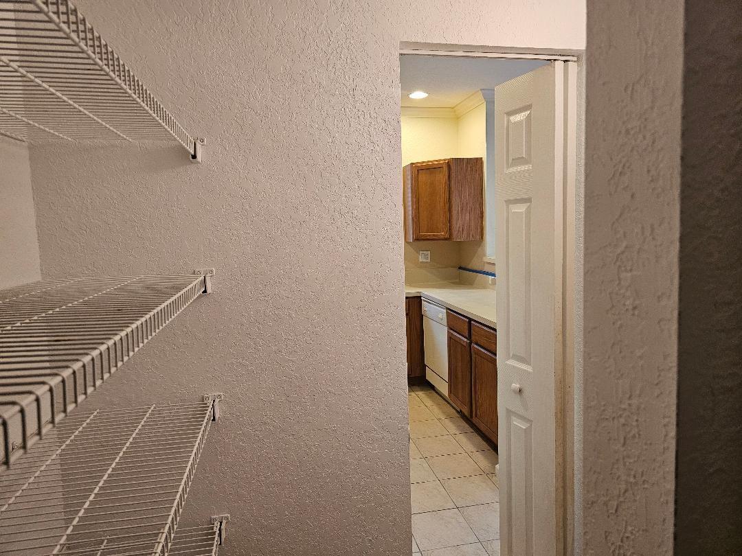 3261 Laurel Ridge Cir