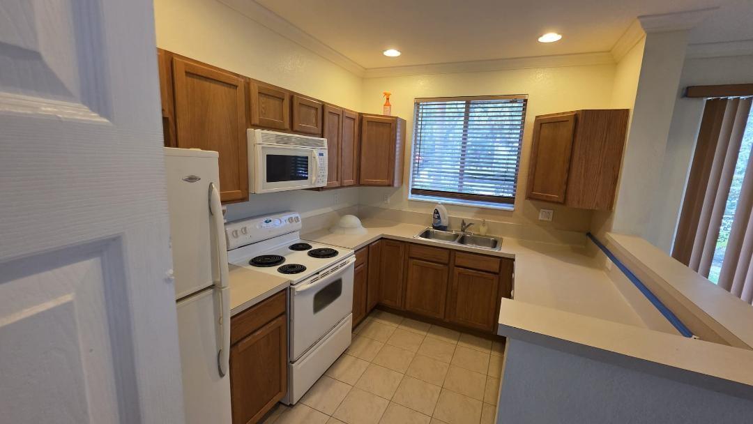 3261 Laurel Ridge Cir