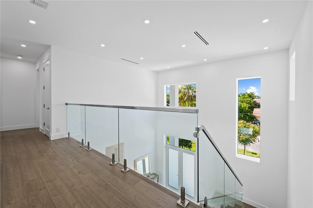 HILLSBORO SHORES - Residential