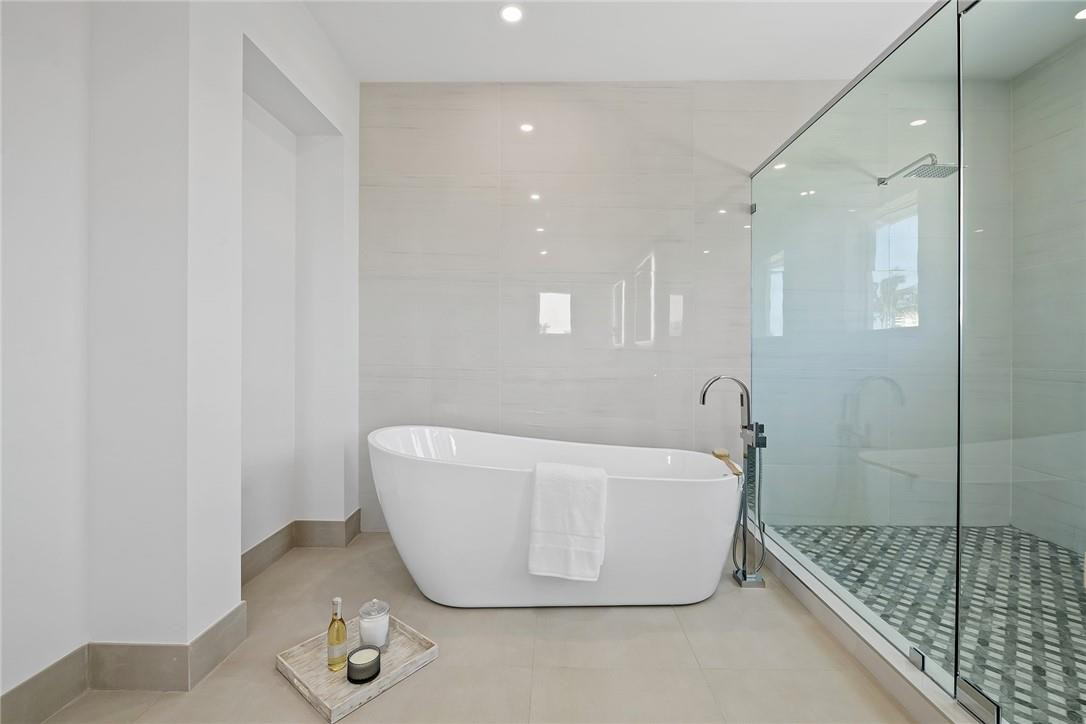 HILLSBORO SHORES - Residential