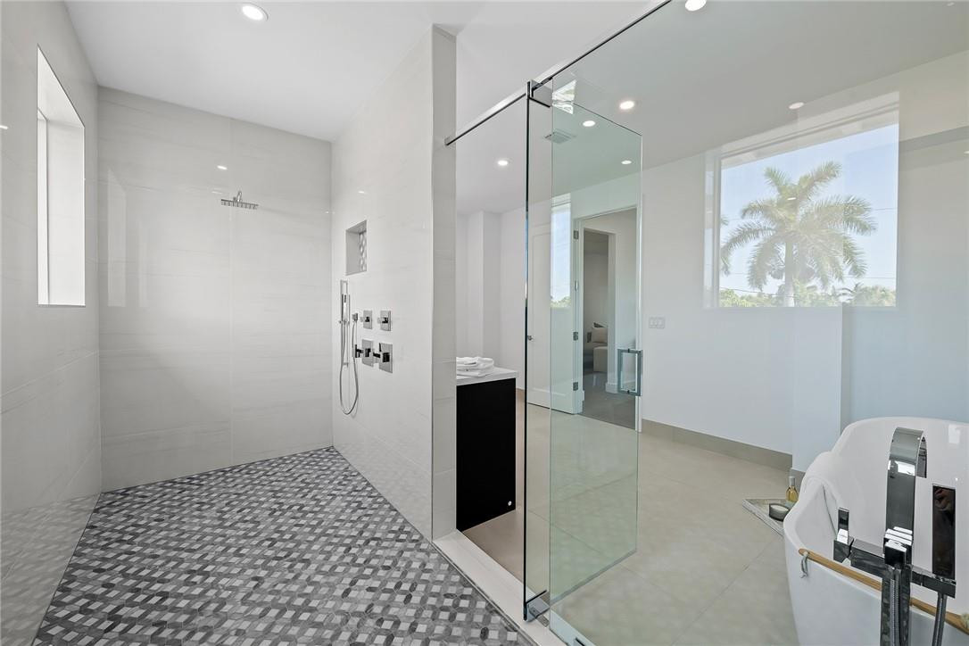 HILLSBORO SHORES - Residential