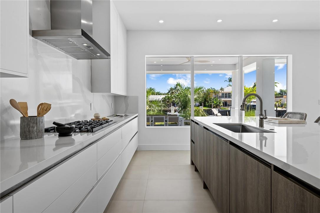 HILLSBORO SHORES - Residential