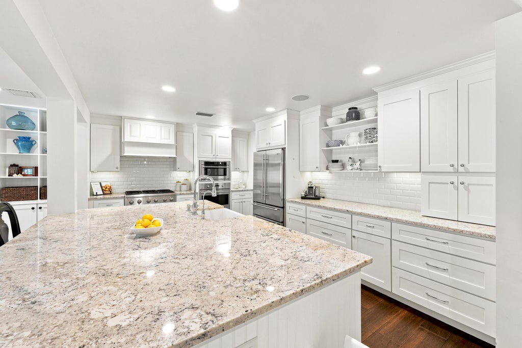 Photo of 10142 Trailwood Circle, Jupiter, FL 33478 (MLS # B26055349)