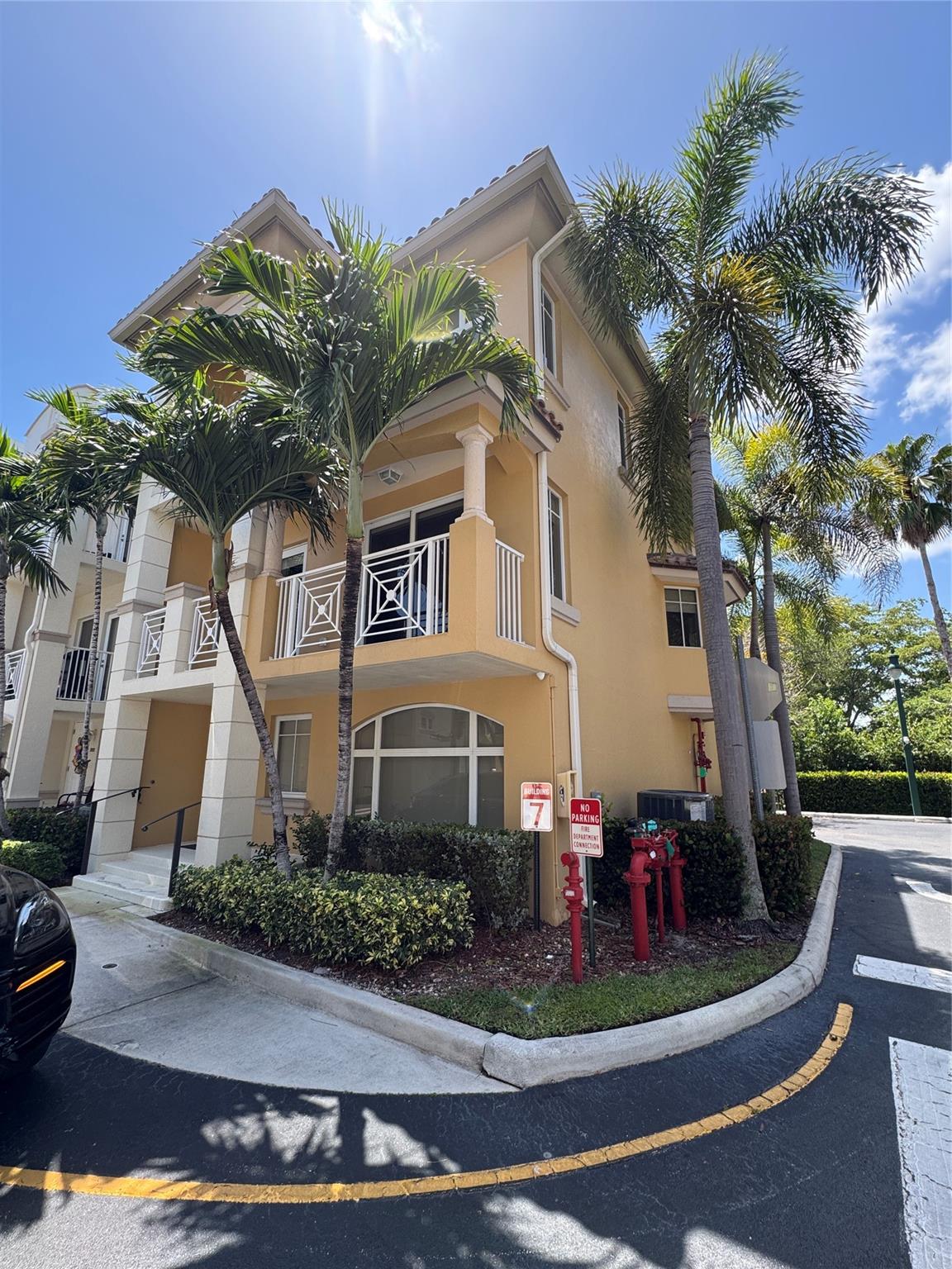 TERZETTO VILLAS - Residential Lease