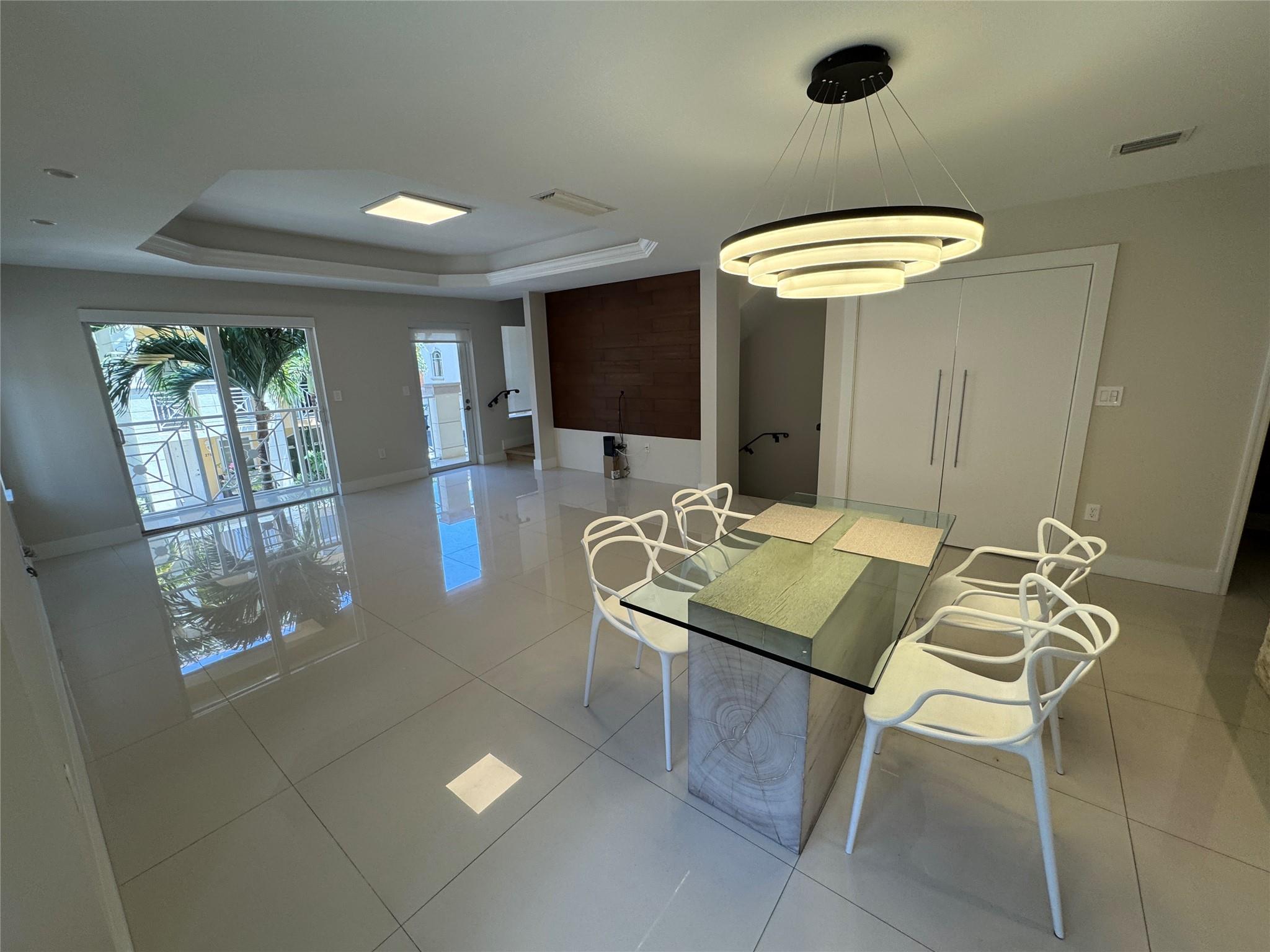 TERZETTO VILLAS - Residential Lease