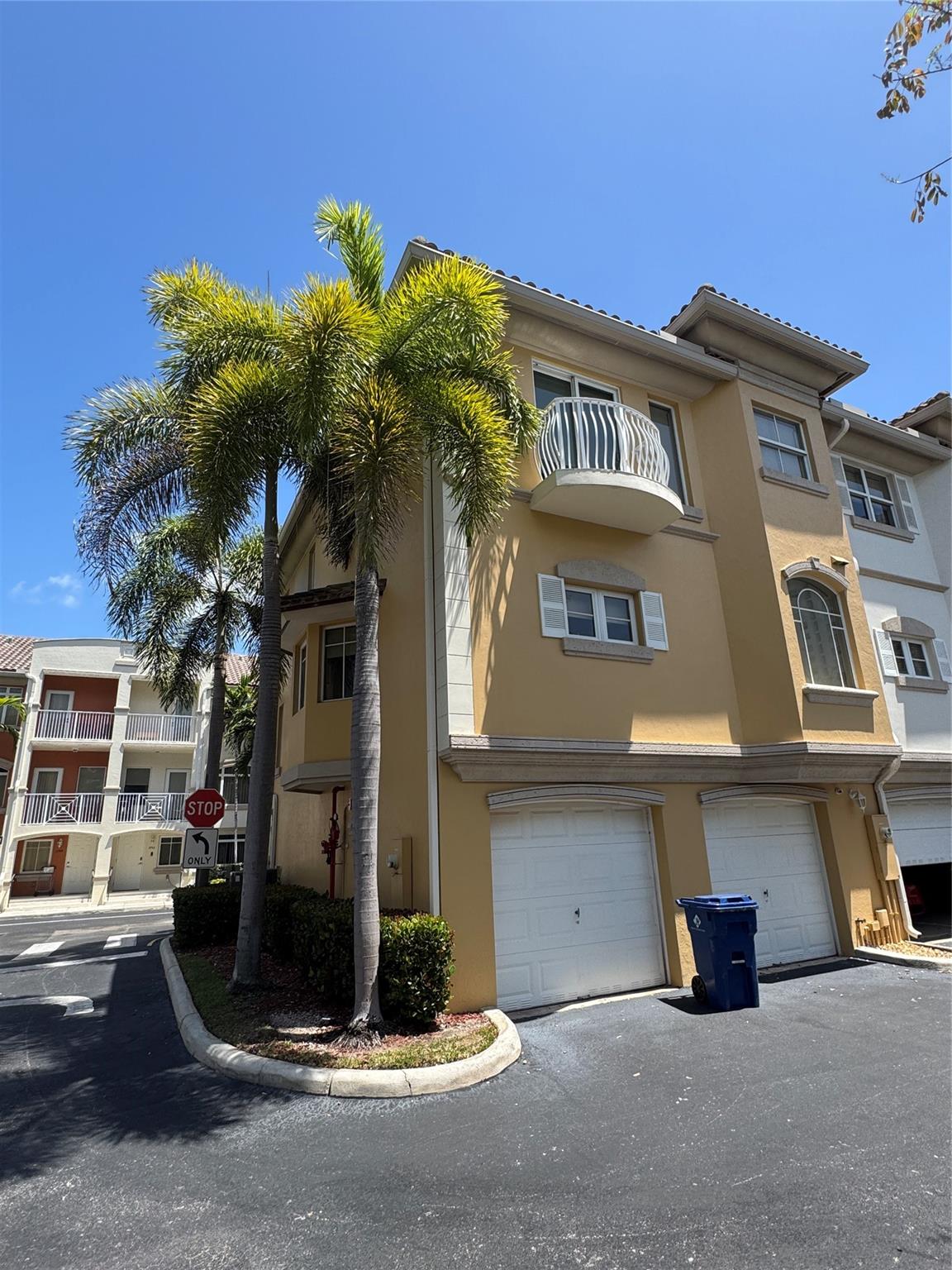 TERZETTO VILLAS - Residential Lease