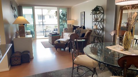 Tiny photo for 1 Royal Palm Way #201, Boca Raton, FL 33432 (MLS # B26037190)