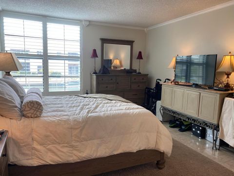 Tiny photo for 1 Royal Palm Way #201, Boca Raton, FL 33432 (MLS # B26037190)