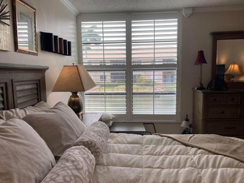Tiny photo for 1 Royal Palm Way #201, Boca Raton, FL 33432 (MLS # B26037190)