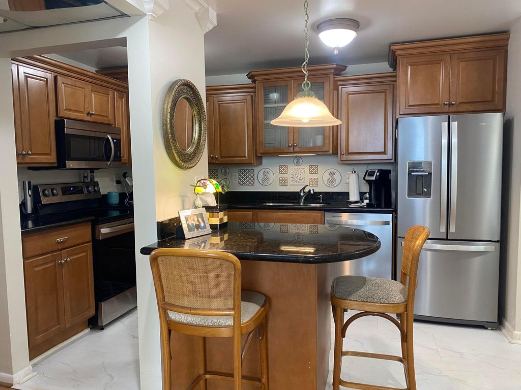 Photo of 1 Royal Palm Way #201, Boca Raton, FL 33432 (MLS # B26037190)