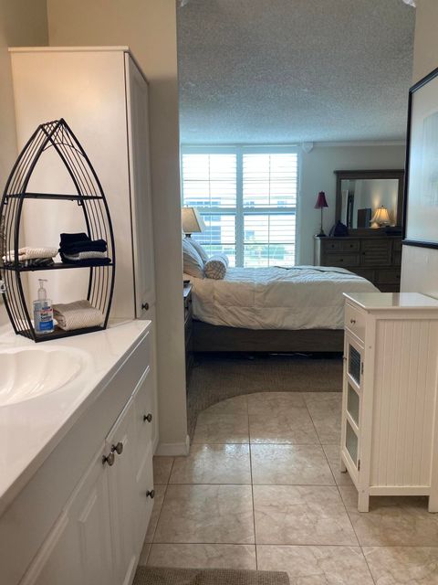 Tiny photo for 1 Royal Palm Way #201, Boca Raton, FL 33432 (MLS # B26037190)