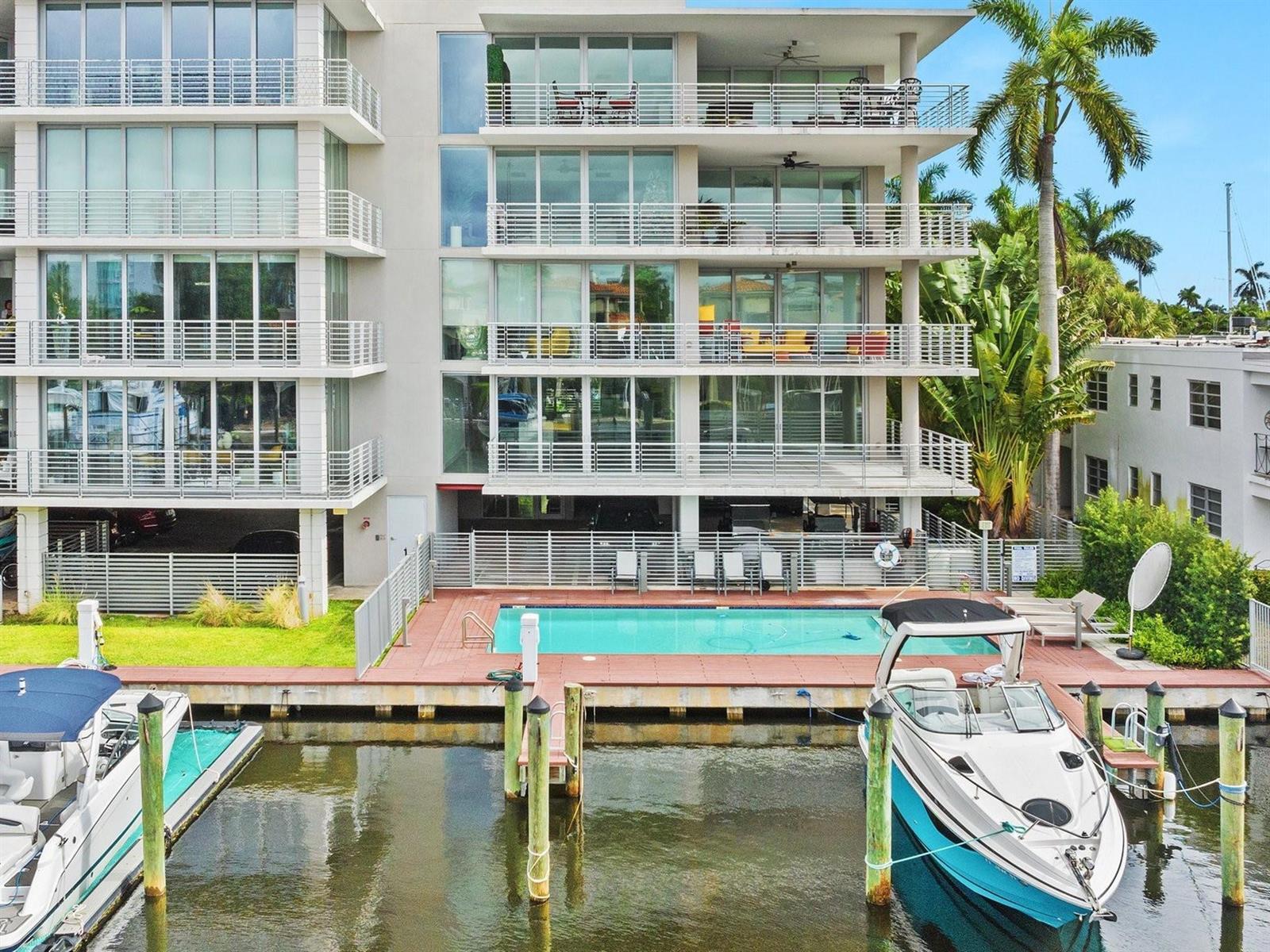 AQUAVUE LAS OLAS CONDO - Residential
