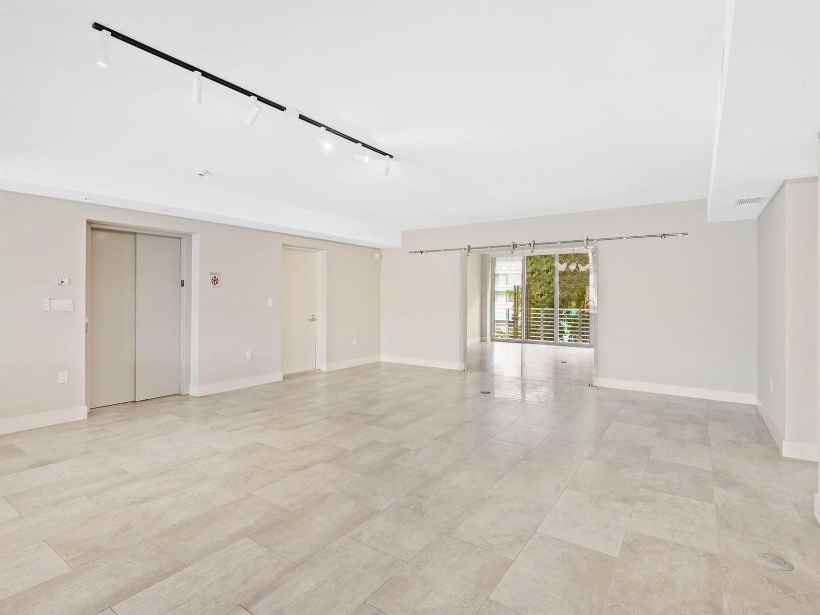 AQUAVUE LAS OLAS CONDO - Residential