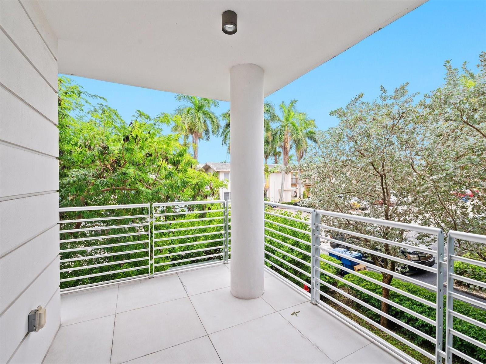 AQUAVUE LAS OLAS CONDO - Residential