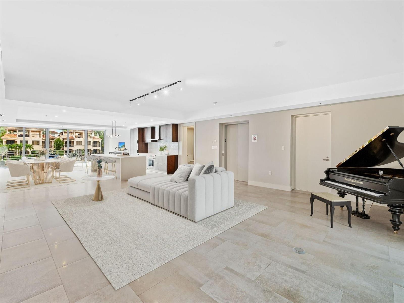 133 Isle Of Venice Drive 201