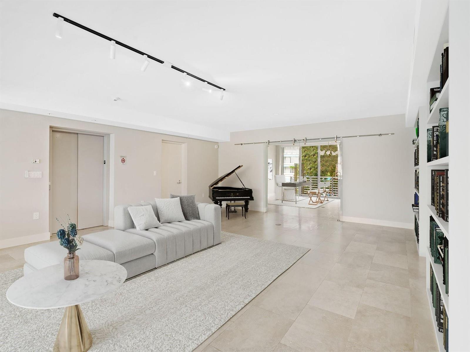 AQUAVUE LAS OLAS CONDO - Residential