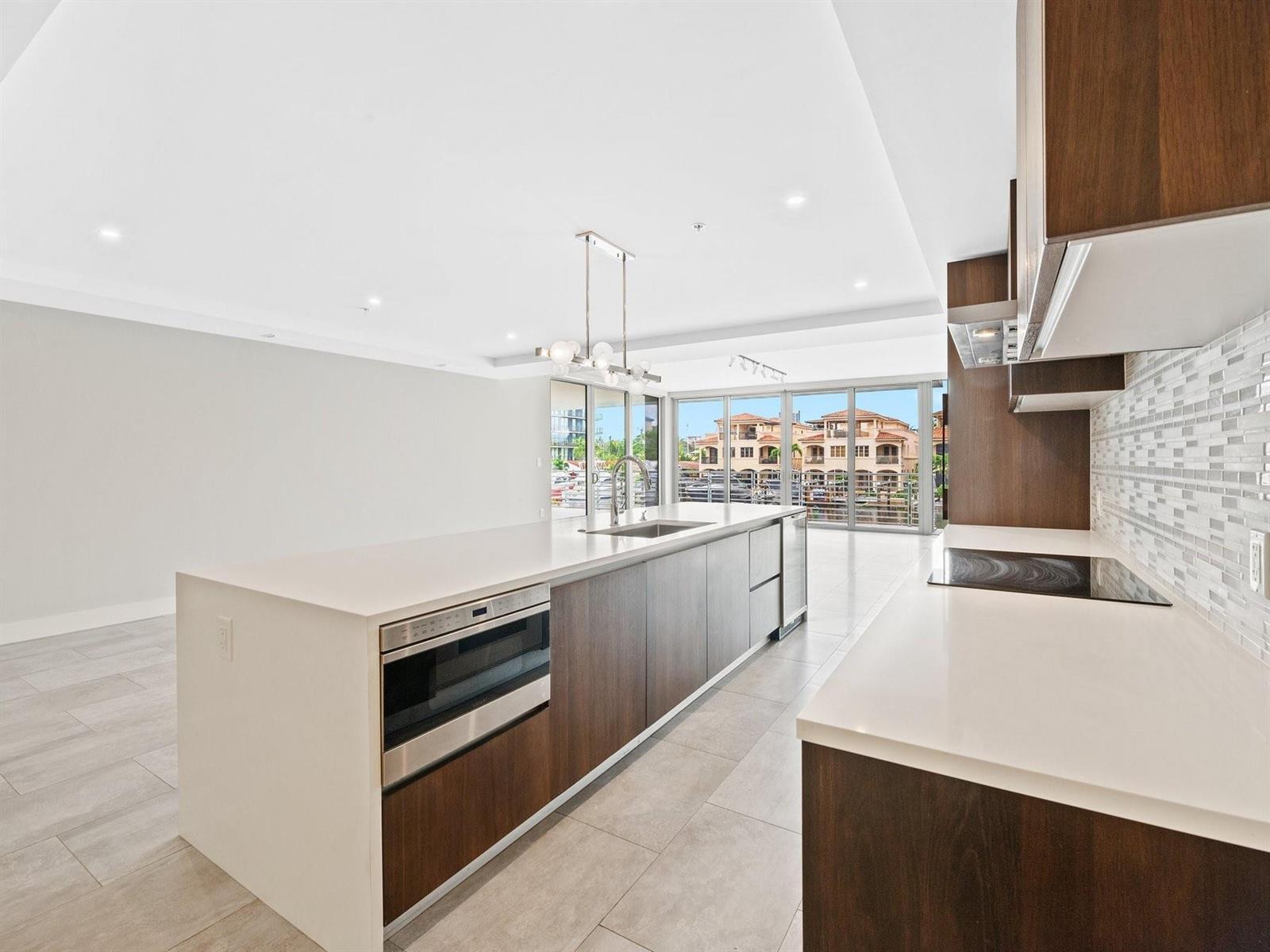 AQUAVUE LAS OLAS CONDO - Residential