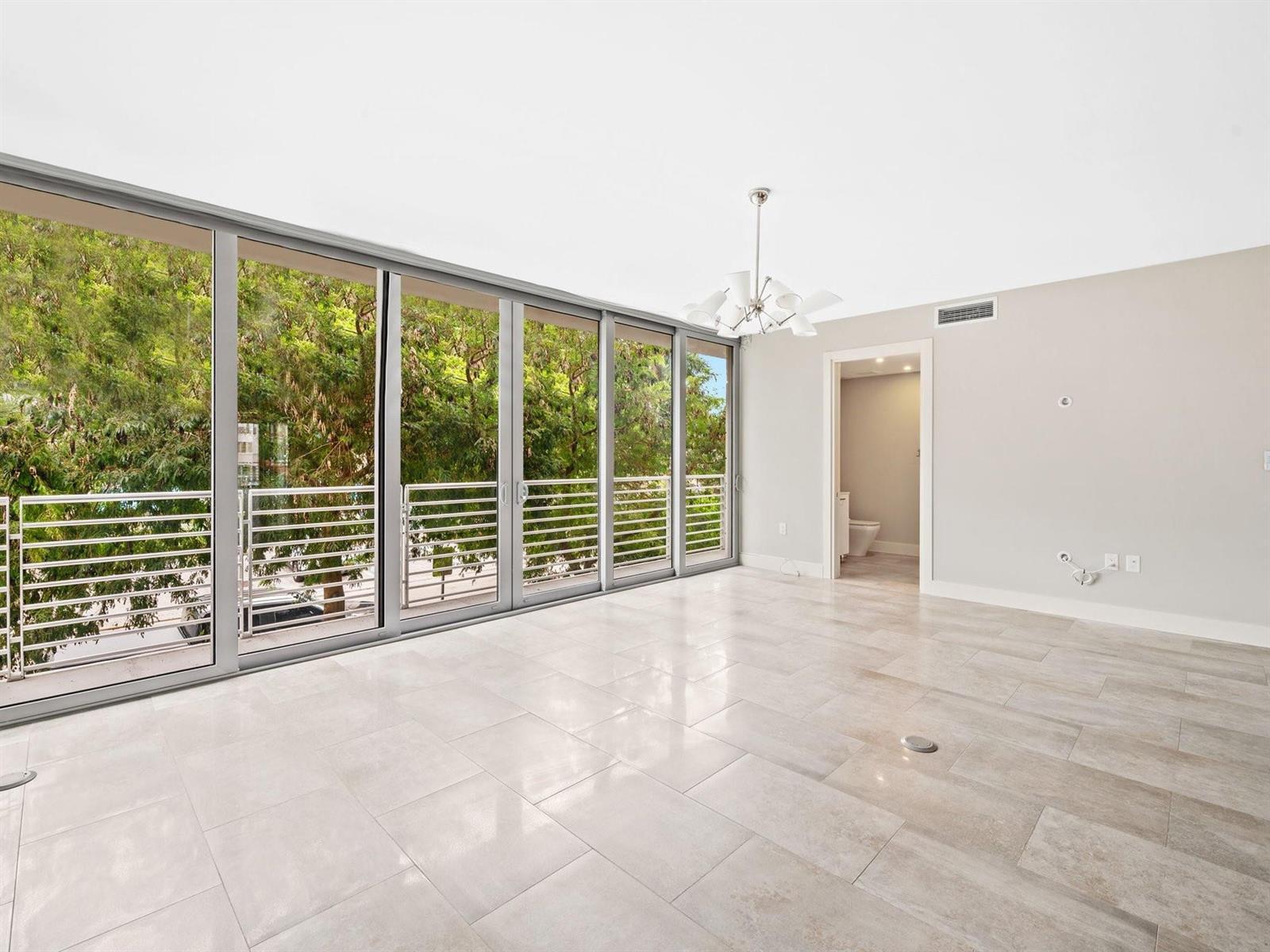 AQUAVUE LAS OLAS CONDO - Residential