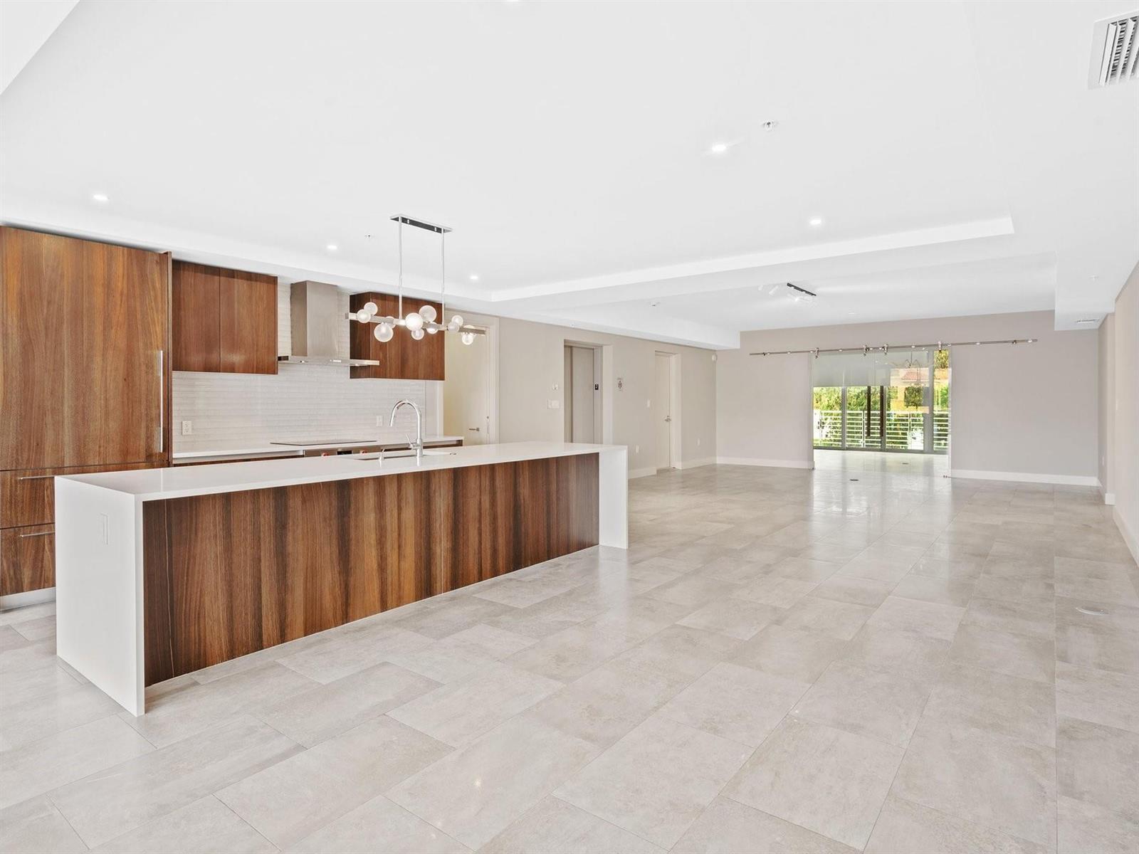 AQUAVUE LAS OLAS CONDO - Residential